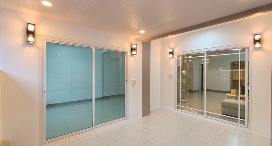 Haus zum Kauf mit 4 Zimmer in Bang Bua Thong, Nonthaburi