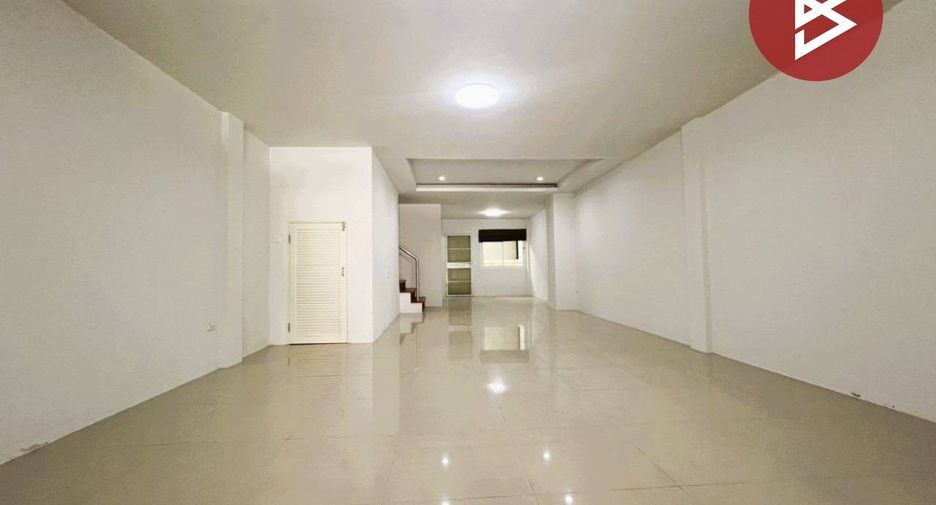 For sale studio townhouse in Mueang Chon Buri, Chonburi