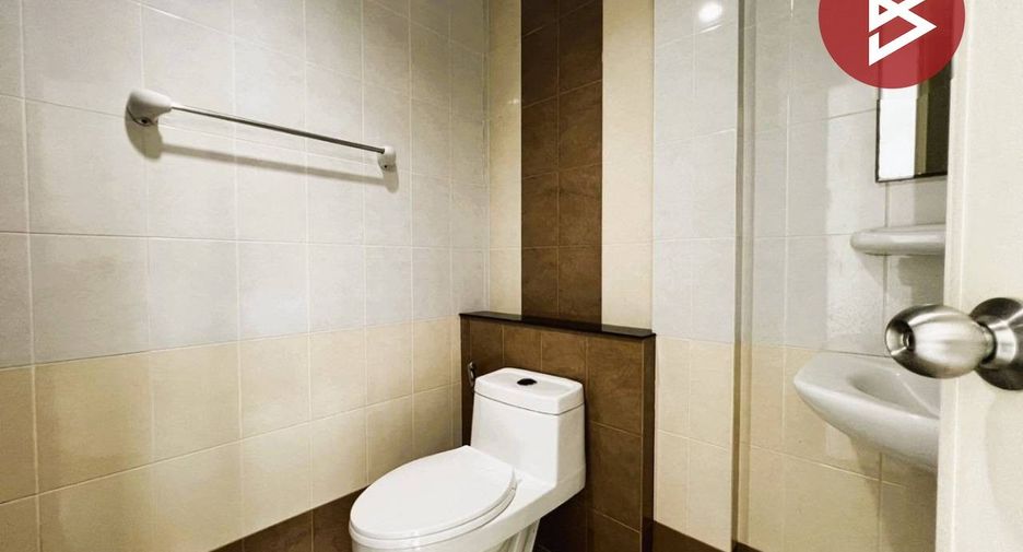 For sale studio townhouse in Mueang Chon Buri, Chonburi