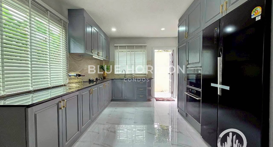 Casa en venta de 4 habitaciones en Bang Lamung, Chonburi