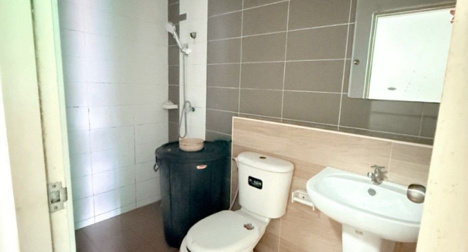 À vendre studio maison de ville à Si Racha, Chonburi