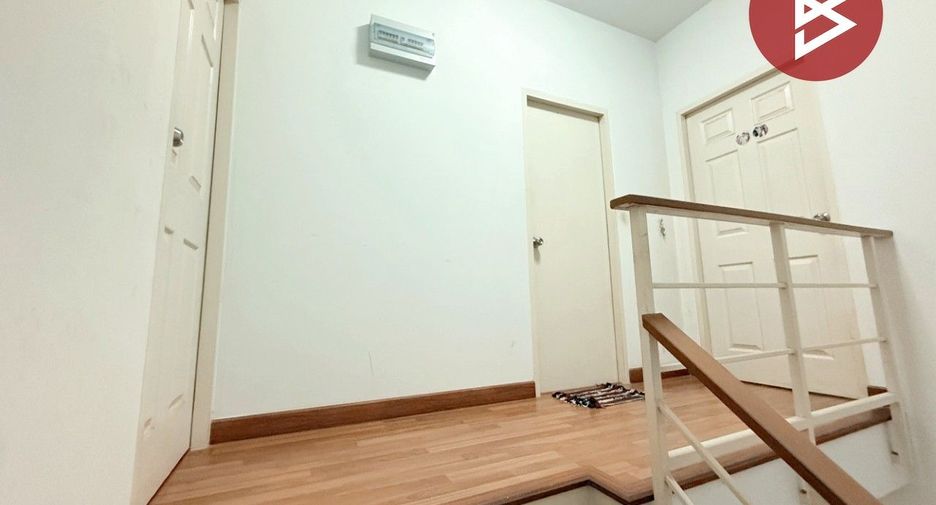 À vendre studio maison de ville à Si Racha, Chonburi