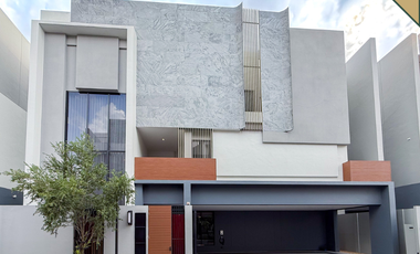 Haus zur Miete und zum Kauf mit 4 Zimmer in Bang Kapi, Bangkok