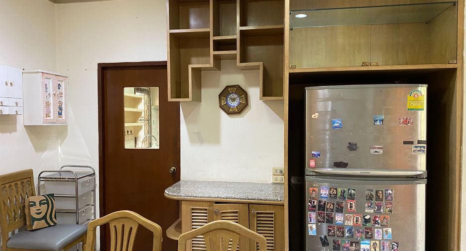 出租 和 出售 4 卧室 独立屋 在 Bang Khae, 曼谷