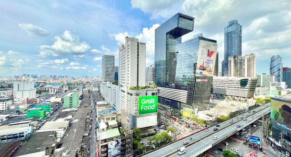For sale 2 bedrooms condo in Huai Khwang, Bangkok