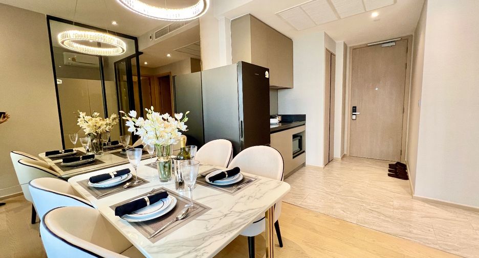 For sale 2 bedrooms condo in Huai Khwang, Bangkok