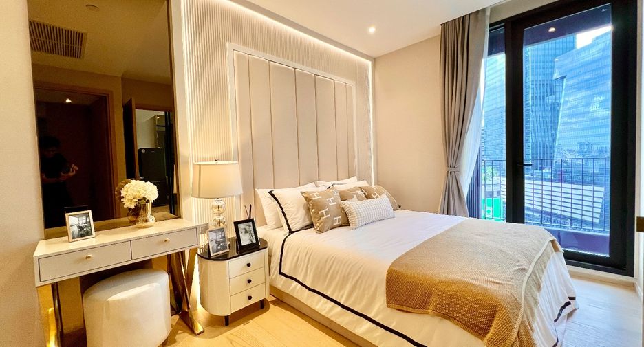 For sale 2 bedrooms condo in Huai Khwang, Bangkok
