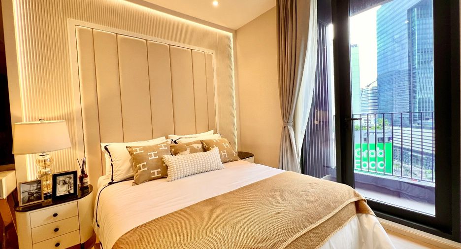 For sale 2 bedrooms condo in Huai Khwang, Bangkok