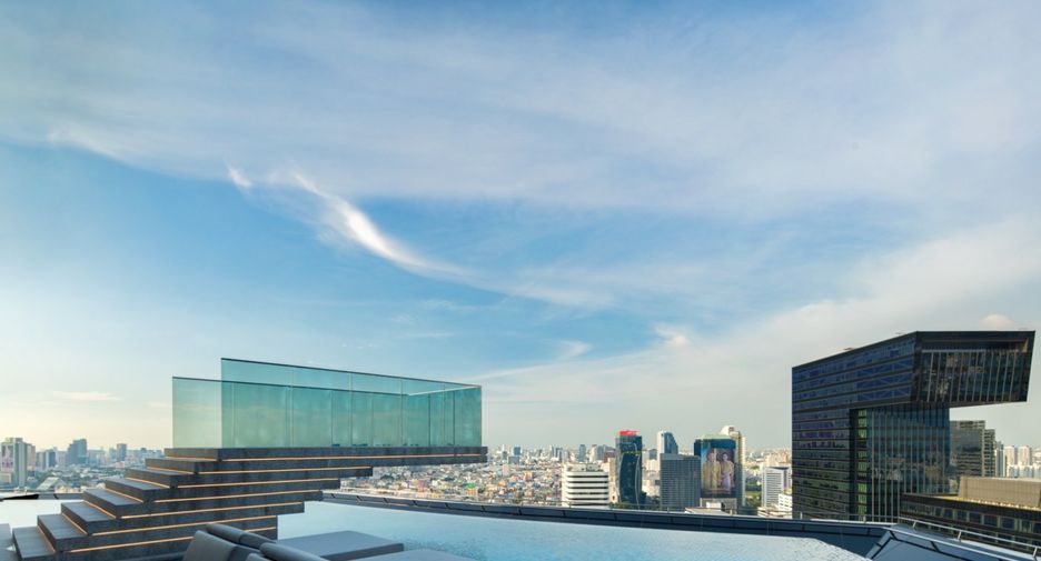 For sale 2 bedrooms condo in Huai Khwang, Bangkok