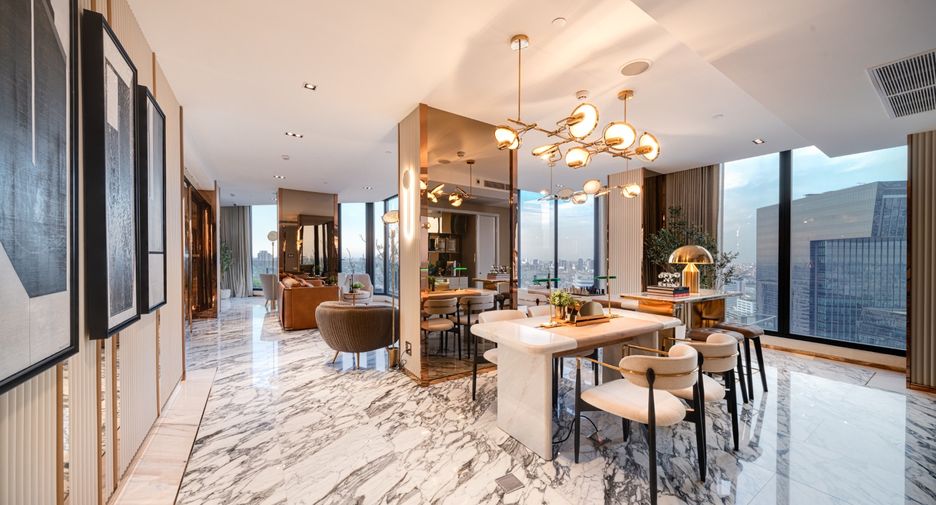 For sale 2 bedrooms condo in Huai Khwang, Bangkok