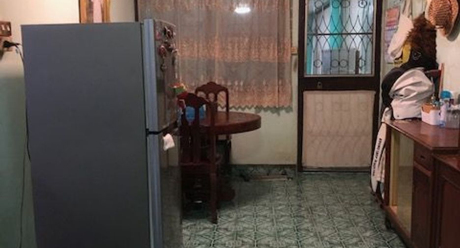 À vendre 42 chambres maison à Mueang Samut Prakan, Samut Prakan