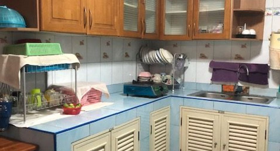 À vendre 42 chambres maison à Mueang Samut Prakan, Samut Prakan