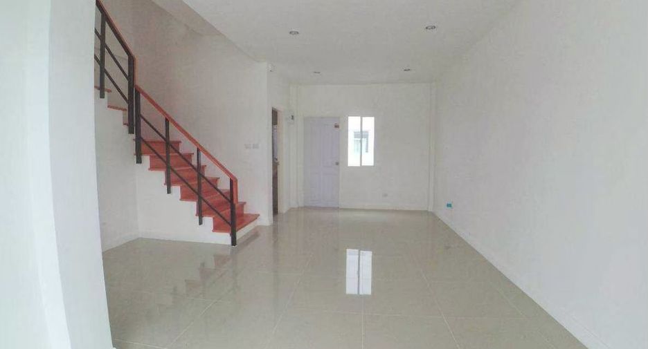 For rent and for sale 3 bedrooms townhouse in Pran Buri, Prachuap Khiri Khan
