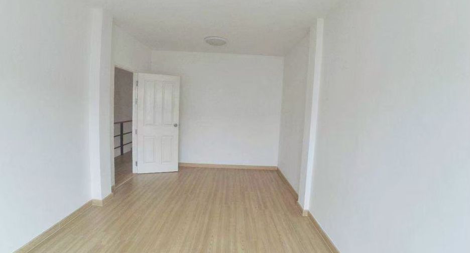 For rent and for sale 3 bedrooms townhouse in Pran Buri, Prachuap Khiri Khan