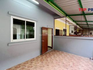 À vendre 4 chambres local commercial à Si Racha, Chonburi