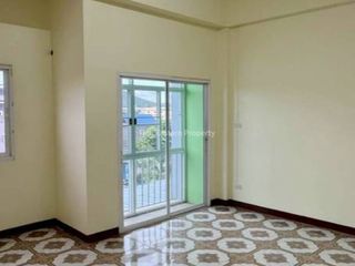À vendre 4 chambres local commercial à Si Racha, Chonburi
