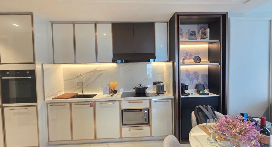 For rent 2 bedrooms condo in Khlong Toei, Bangkok