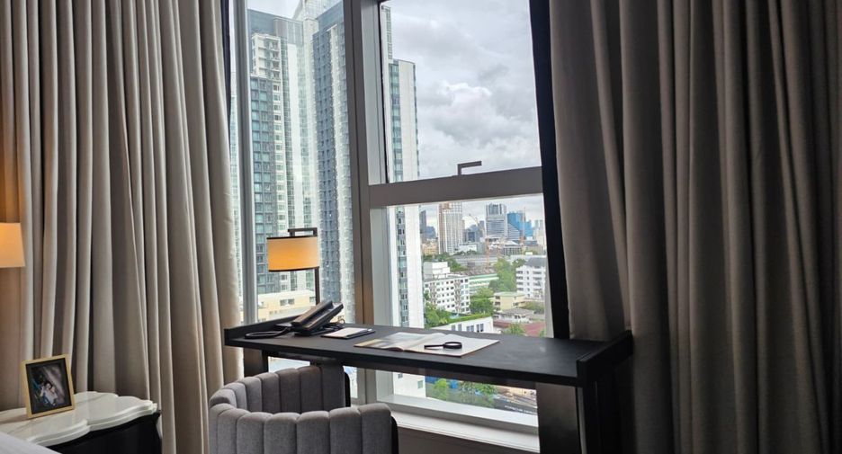 For rent 2 bedrooms condo in Khlong Toei, Bangkok