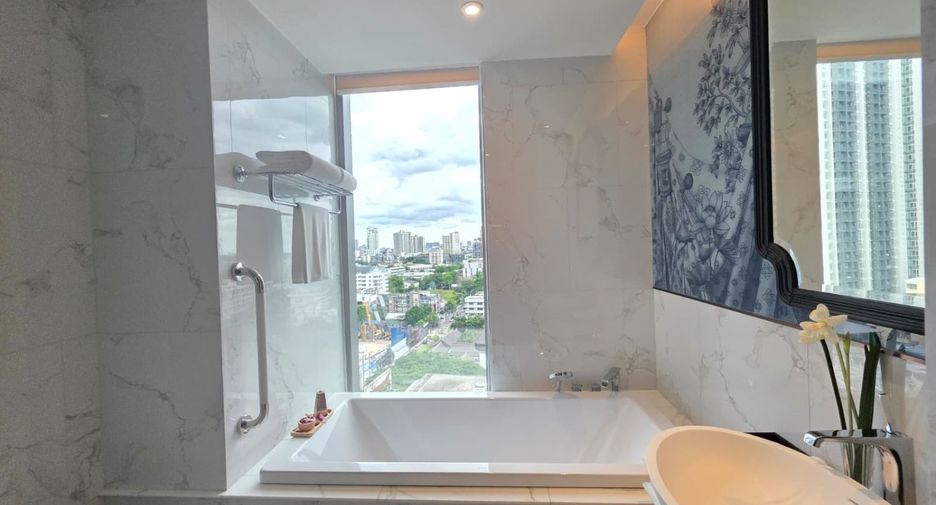 For rent 2 bedrooms condo in Khlong Toei, Bangkok