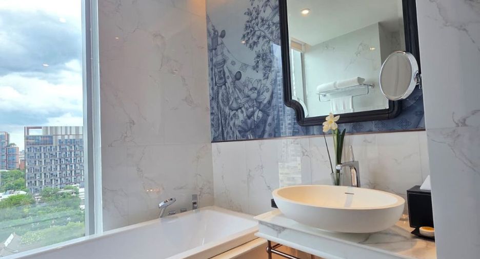 For rent 2 bedrooms condo in Khlong Toei, Bangkok