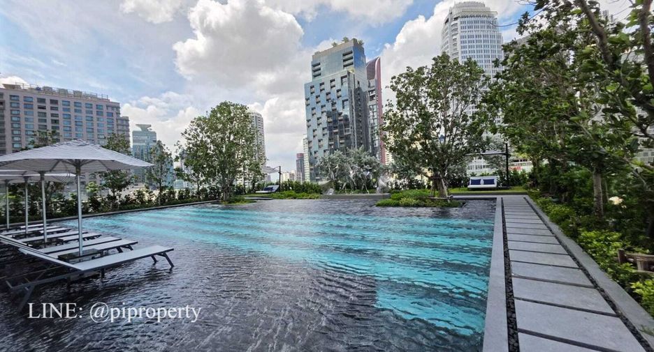 For rent 2 bedrooms condo in Khlong Toei, Bangkok