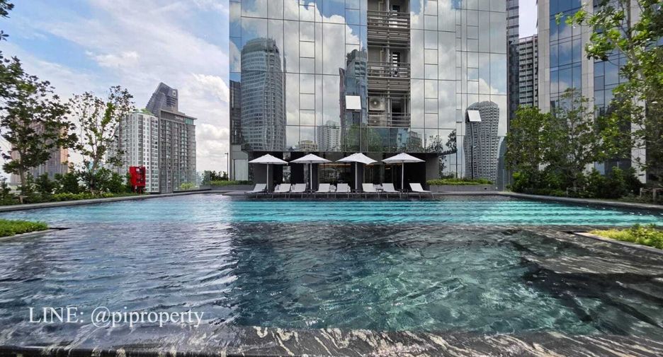 For rent 2 bedrooms condo in Khlong Toei, Bangkok