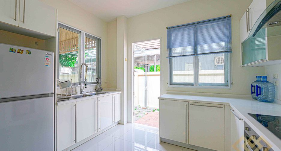 À vendre 3 chambres maison à Bang Lamung, Chonburi