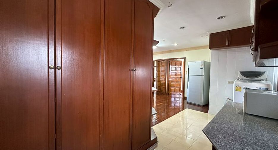 For rent 2 bedrooms condo in Si Racha, Chonburi
