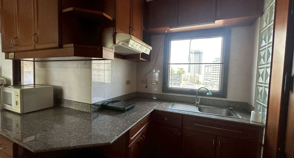 For rent 2 bedrooms condo in Si Racha, Chonburi