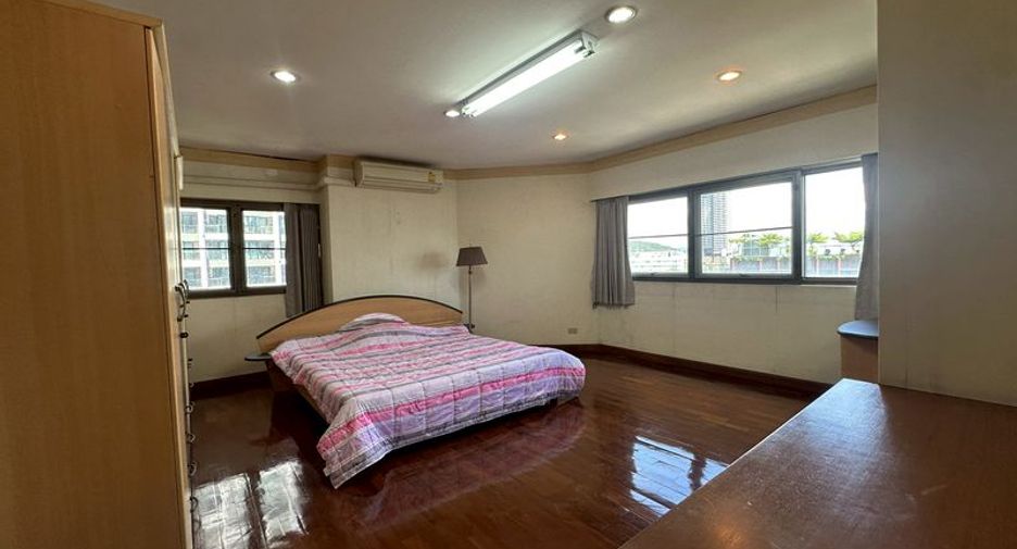 For rent 2 bedrooms condo in Si Racha, Chonburi