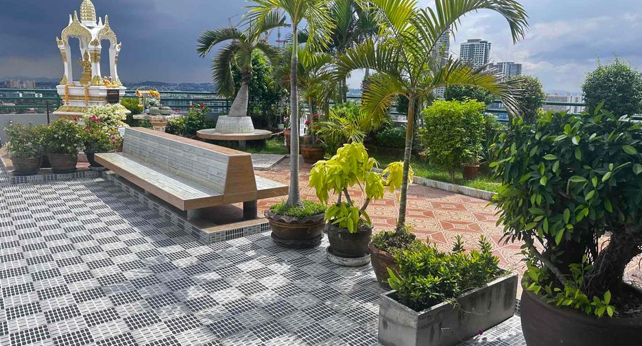 For sale studio condo in Bang Lamung, Chonburi