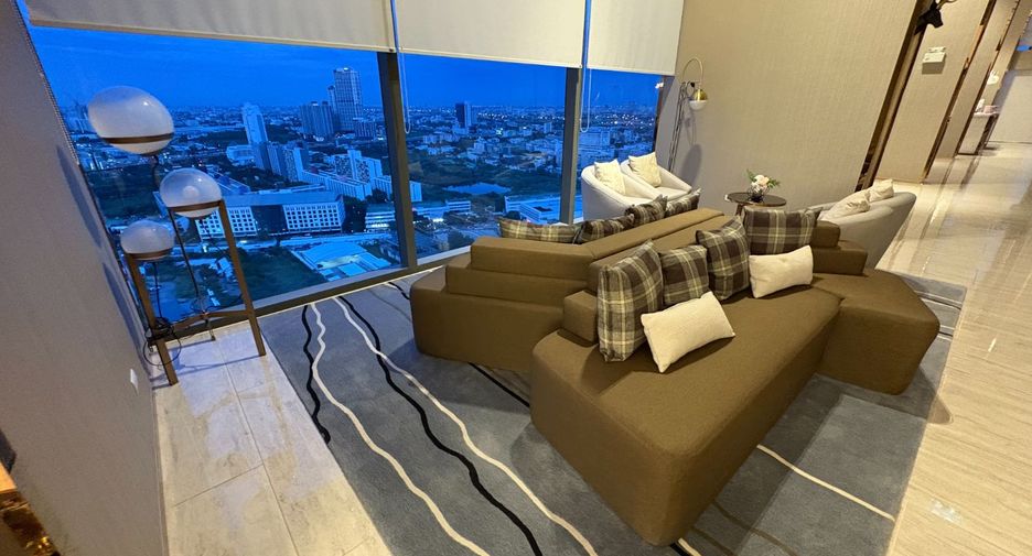 For rent 2 bedrooms condo in Watthana, Bangkok