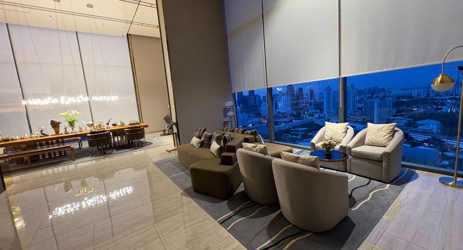 For rent 2 bedrooms condo in Watthana, Bangkok
