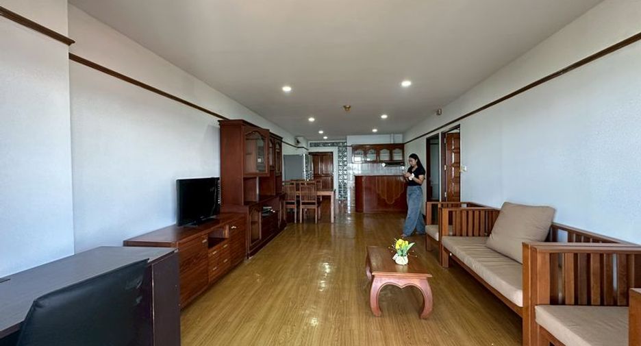 For rent 2 bedrooms condo in Si Racha, Chonburi