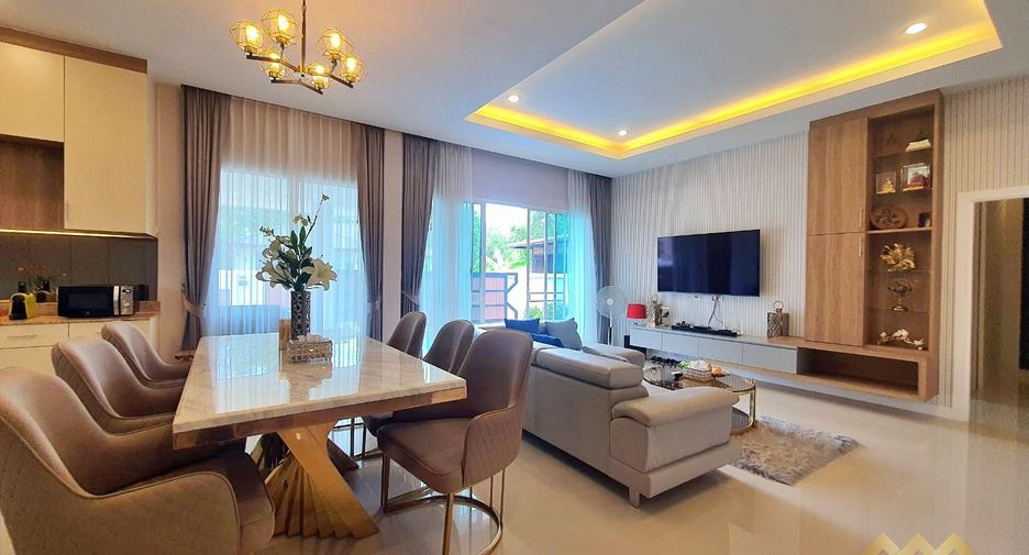 Casa en alquiler de 3 habitaciones en Bang Lamung, Chonburi