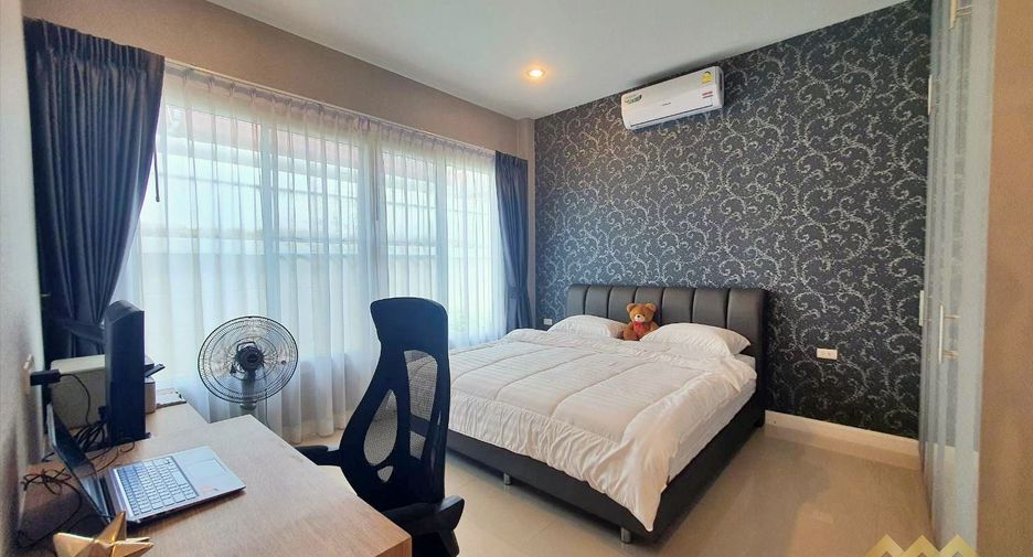 Casa en alquiler de 3 habitaciones en Bang Lamung, Chonburi