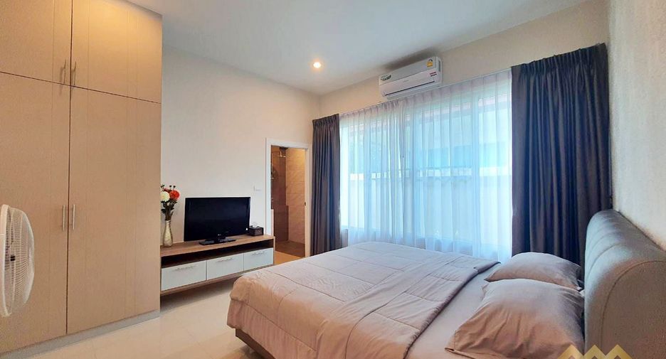 Casa en alquiler de 3 habitaciones en Bang Lamung, Chonburi