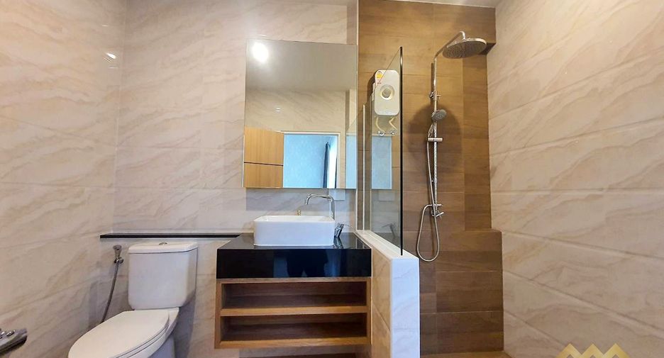 Casa en alquiler de 3 habitaciones en Bang Lamung, Chonburi