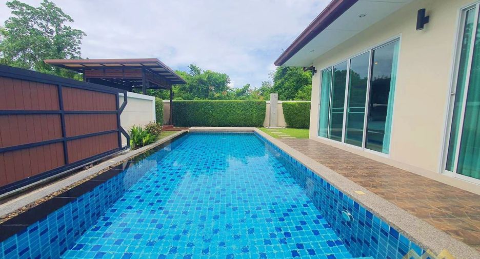 Casa en alquiler de 3 habitaciones en Bang Lamung, Chonburi