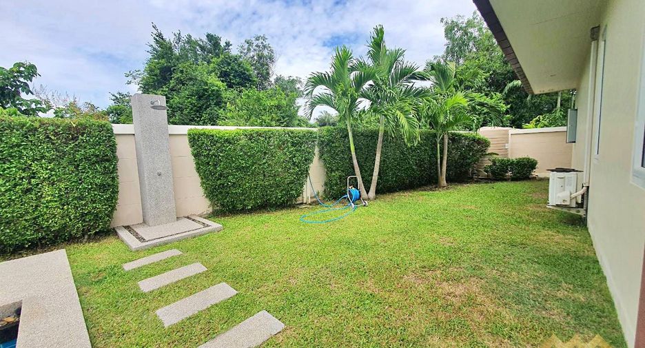 Casa en alquiler de 3 habitaciones en Bang Lamung, Chonburi
