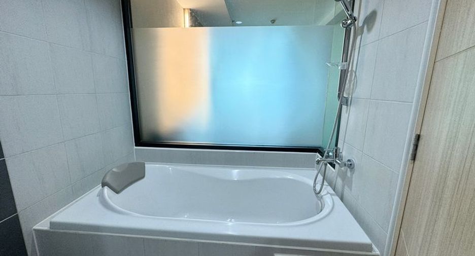 For rent and for sale 1 bed condo in Si Racha, Chonburi