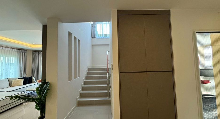 For rent 4 bedrooms house in Sattahip, Chonburi