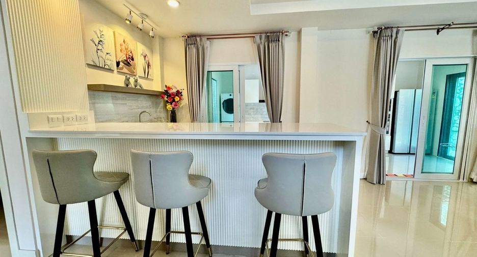 For rent 4 bedrooms house in Sattahip, Chonburi