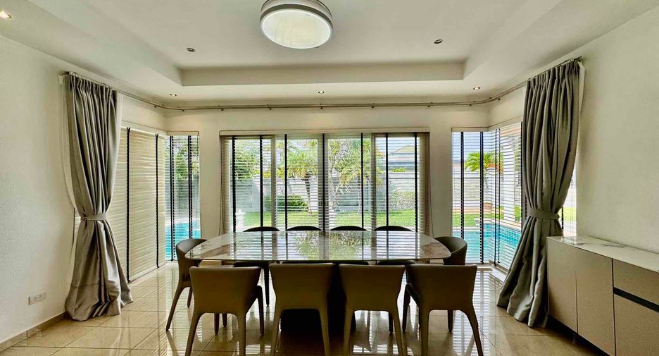 For rent 4 bedrooms villa in Bang Lamung, Chonburi
