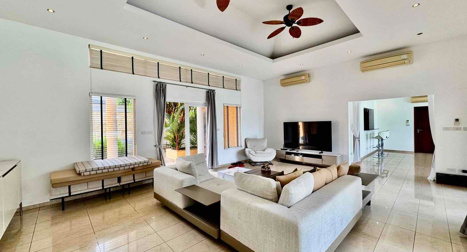For rent 4 bedrooms villa in Bang Lamung, Chonburi
