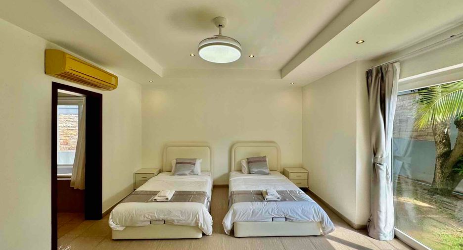For rent 4 bedrooms villa in Bang Lamung, Chonburi