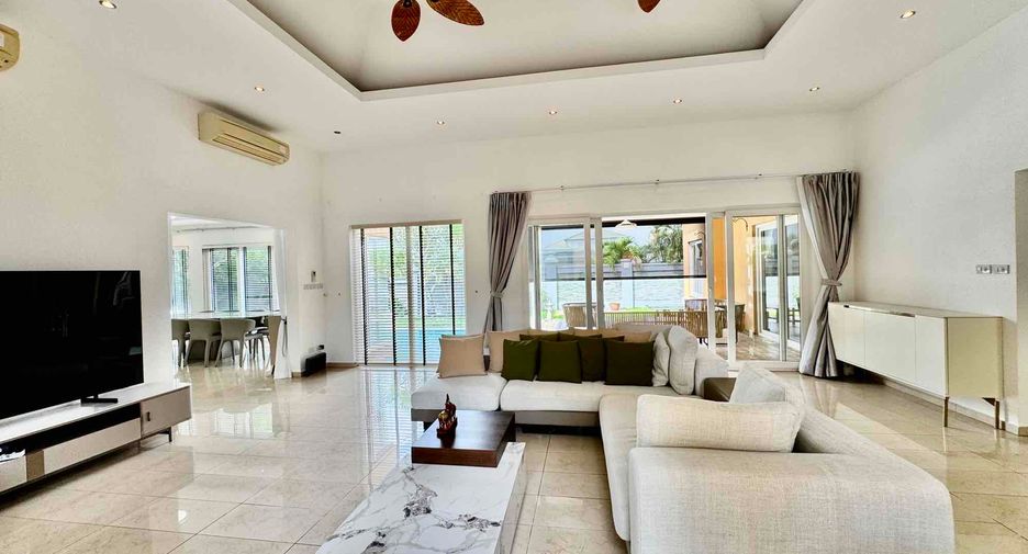 For rent 4 bedrooms villa in Bang Lamung, Chonburi