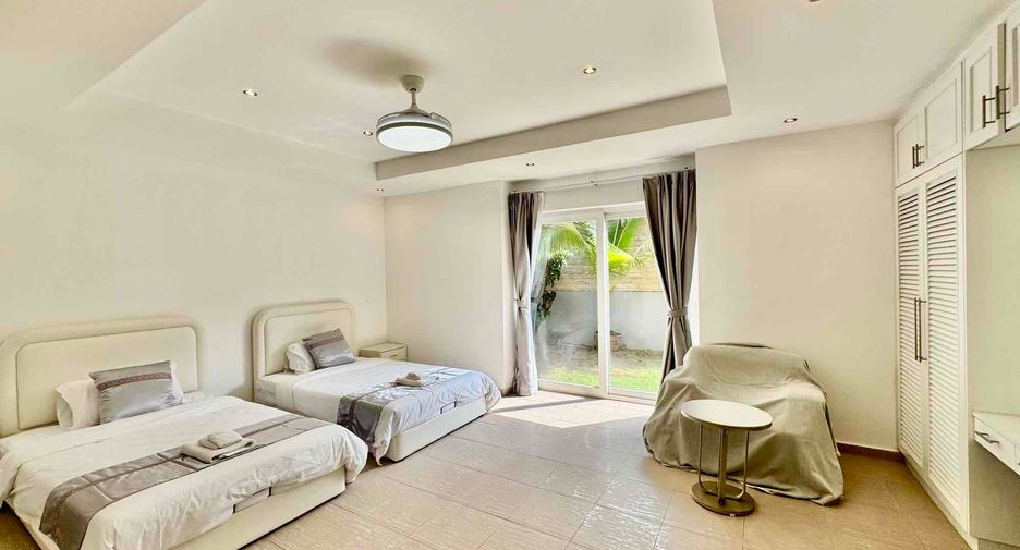 For rent 4 bedrooms villa in Bang Lamung, Chonburi