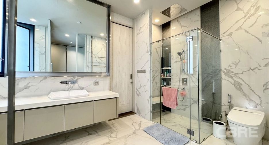 Casa en venta de 5 habitaciones en Huai Khwang, Bangkok