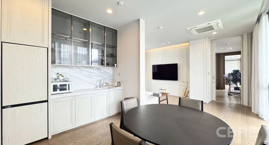 Casa en venta de 5 habitaciones en Huai Khwang, Bangkok